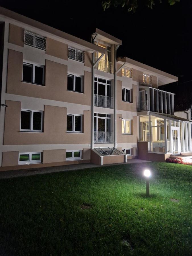 Čačak Grand Park Rooms & Apartments מראה חיצוני תמונה