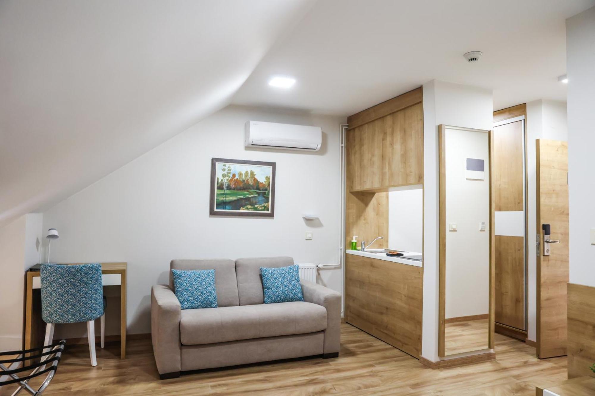Čačak Grand Park Rooms & Apartments מראה חיצוני תמונה